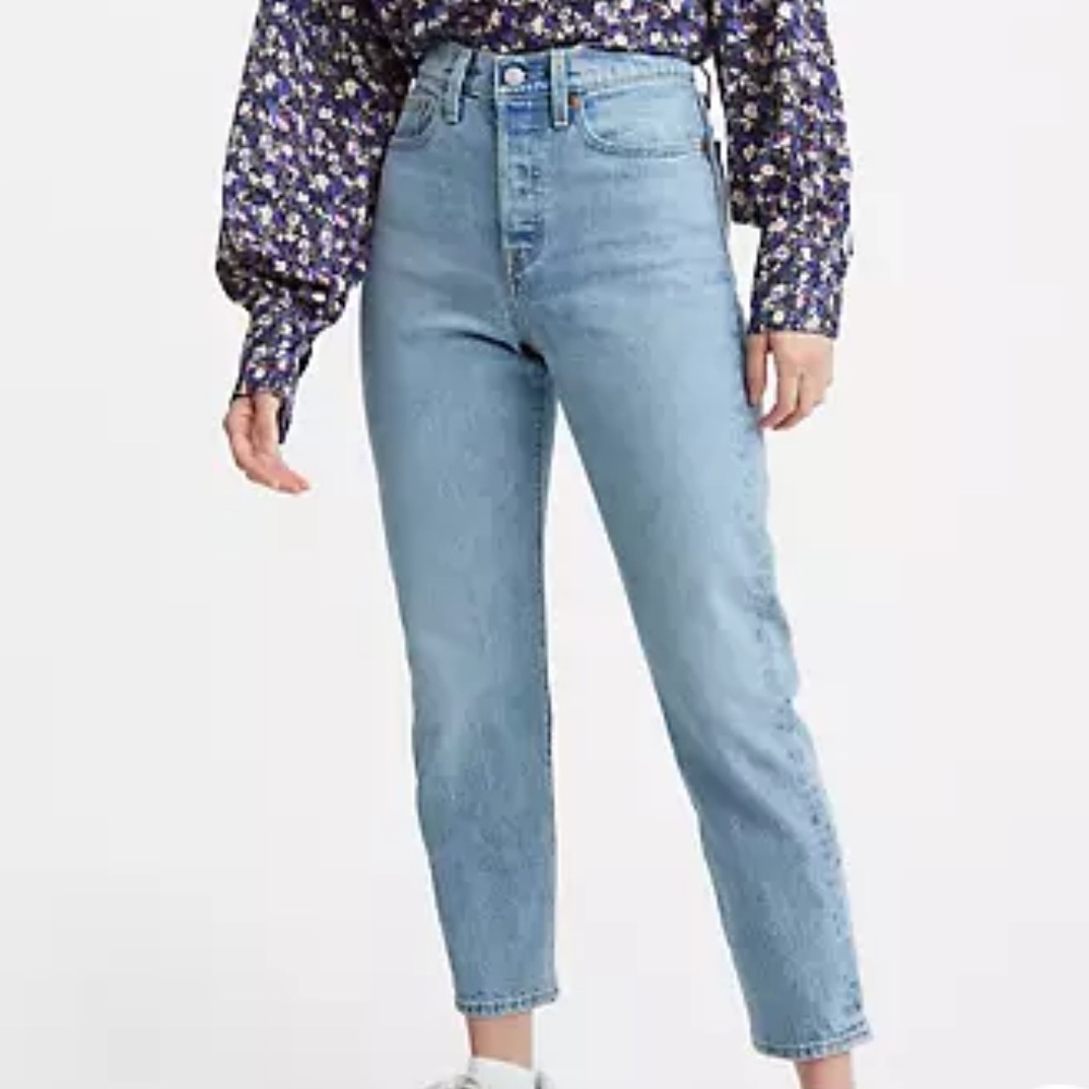 Levi’s Wedgie Straight Leg High Rise Jeans